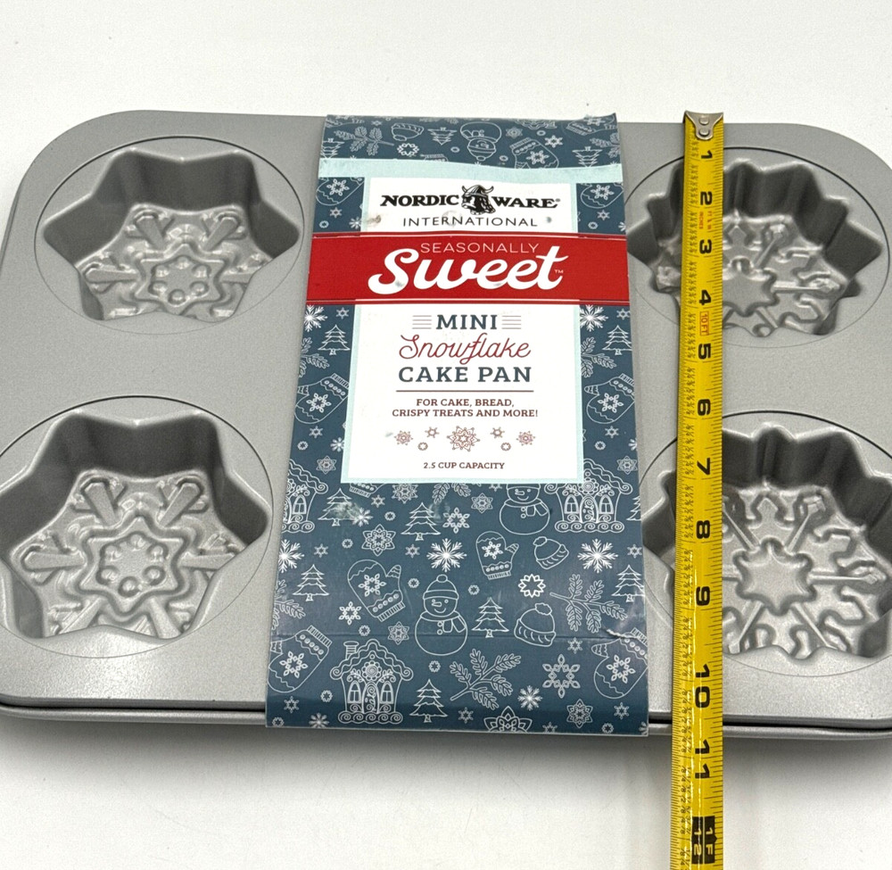Nordic Ware Mini Snowflake Mold Cake pan