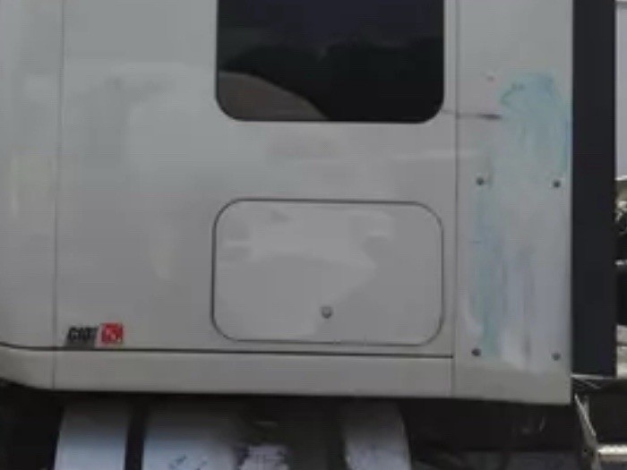INTERNATIONAL LT DOOR, COMPARTMENT 2023
