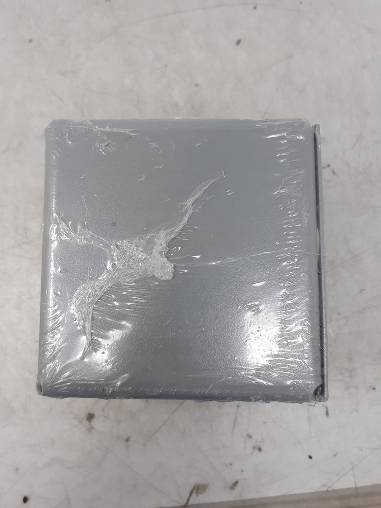 Hubbell SC0404NK 4x4x4 Gray Polyester Screw Cover Pull Box
