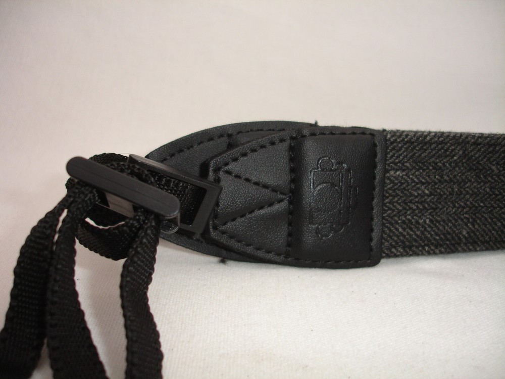 TARION CAMERA NECK STRAP , GUC