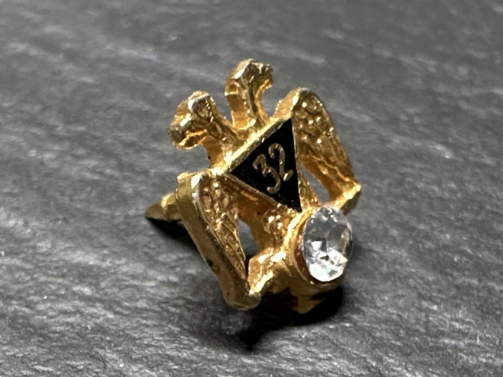 TINY SCOTTISH RITE 32 DOUBLE HEADED EAGLE GEM PIN TACK G174