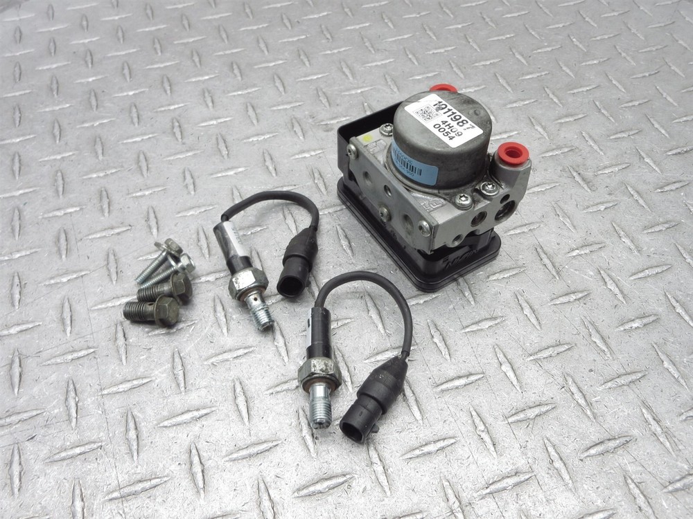 2015 14-18 Indian Chieftain OEM ABS Anti-Lock Brake Control Pump Module Unit