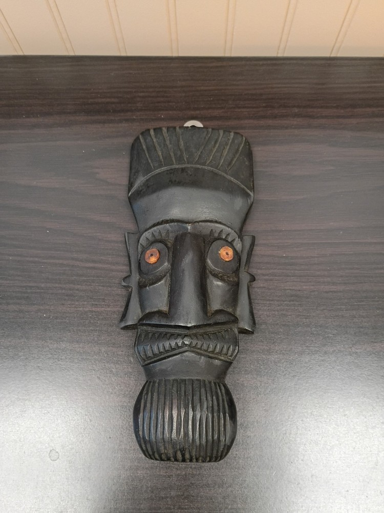 totem wall mount decoration