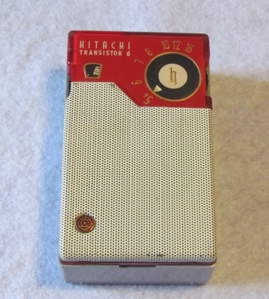 Hitachi TH666 Transistor Radio Red and case - Japan