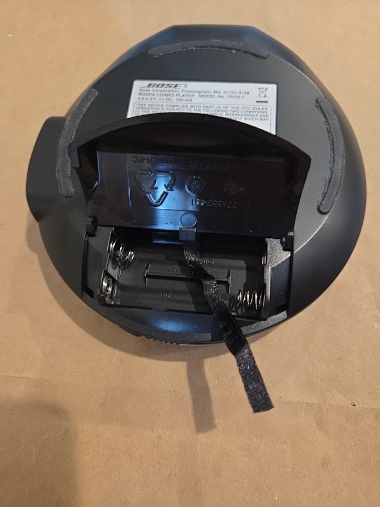 Bose CD/MP3 Player Model TPCD-1 ***LCD screen Has A Line Through It