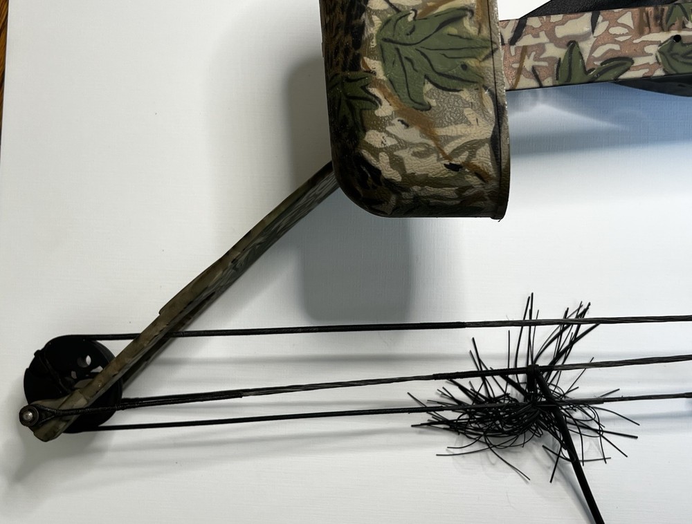 Preowned PSE Archery NOVA Compound Youth Bow Right Handed
