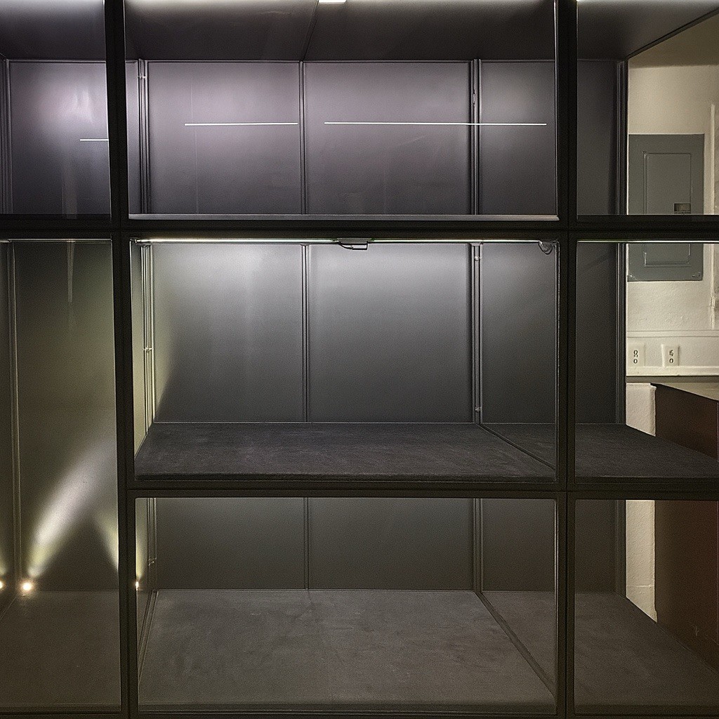 Moducase DF60 Display Case- IN HAND, READY TO SHIP. White Base; LED Strip. L@@K!