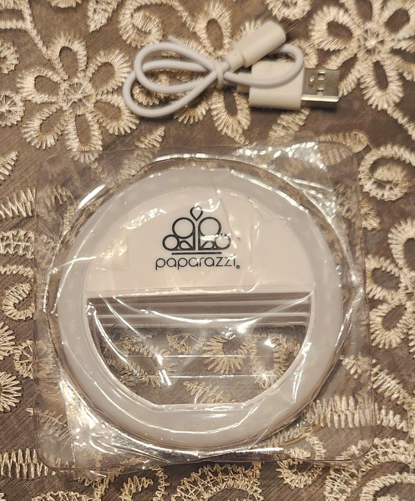 Paparazzi Consultant Light Ring Clip On USB Powered