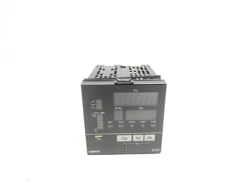 Omron E5AK-TPRR2 Temperature Controller 100-240v-ac