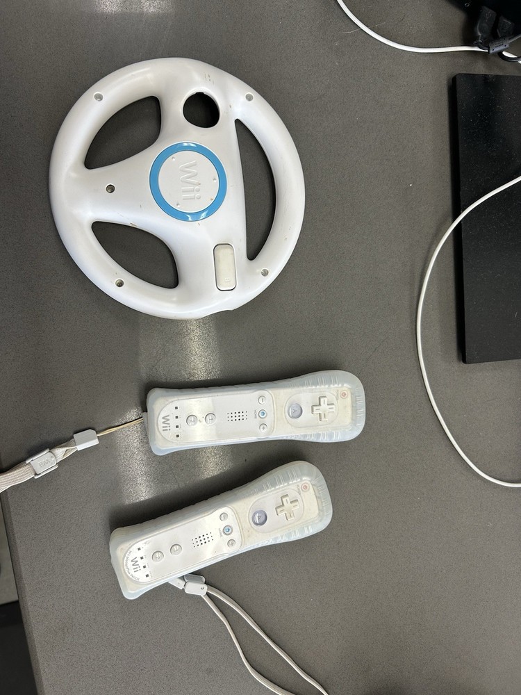 Nintendo Wii Remote Wireless Controllers White Wrist Straps + Wii WheelUNTESTED