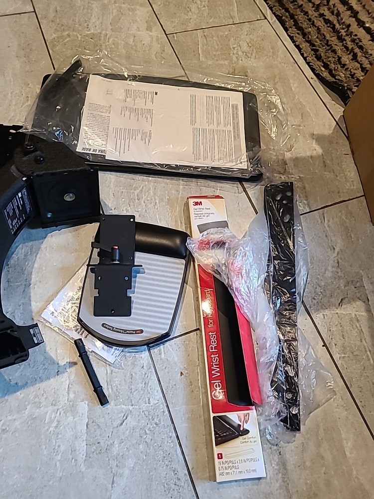 3M Adjust Keyboard Tray with Adjustable Keyboard and Mouse Platform AKT80LE