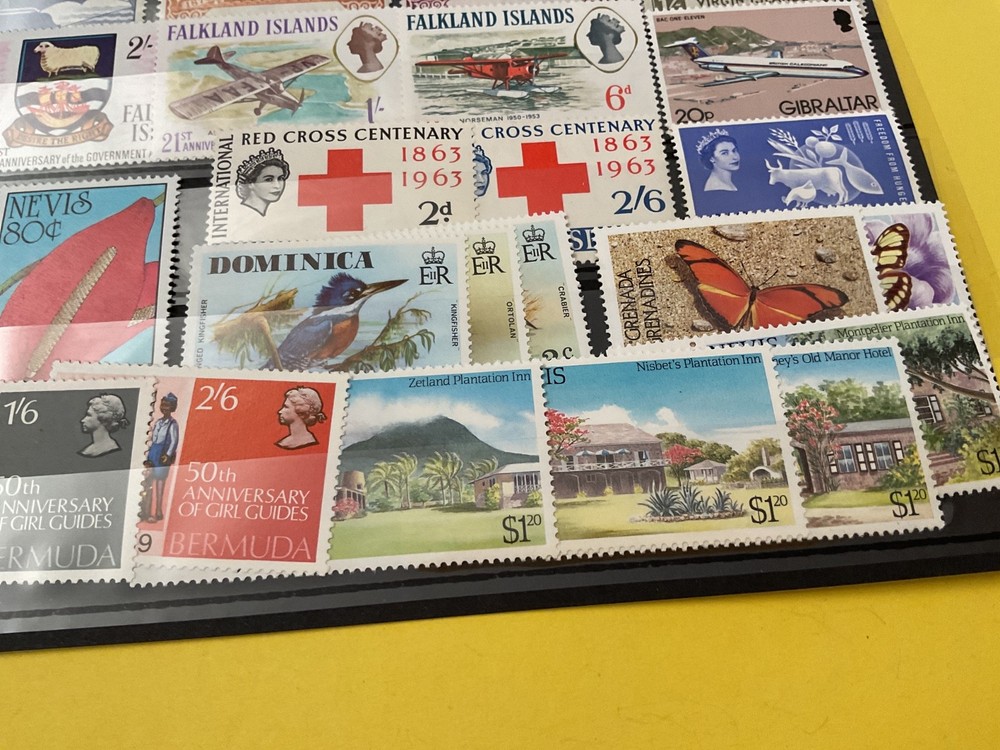 Commonwealth Countries mint never hinged stamps B1031