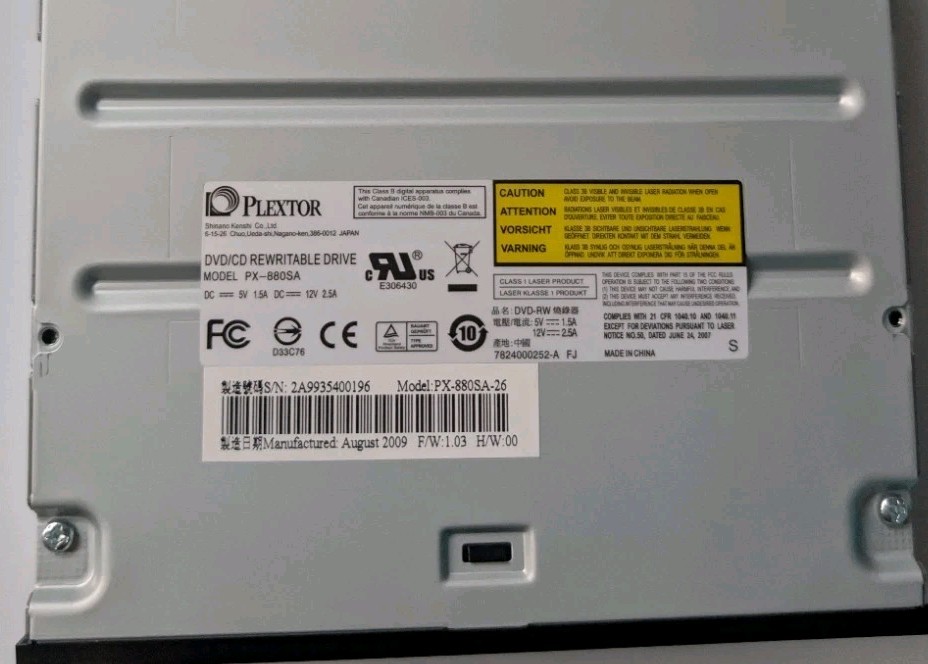 PLEXTOR Model PX-880SA-26 DVD/CD Rewritable Drive
