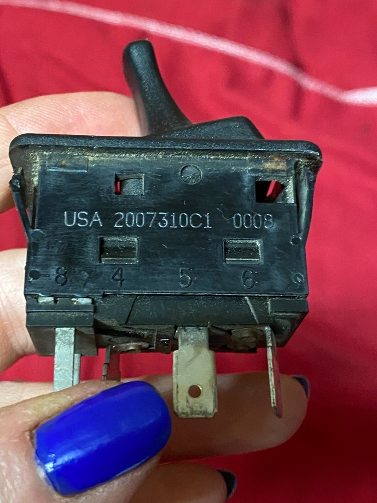 International Trailer Auxiliary Switch CONTROL 2007310C1