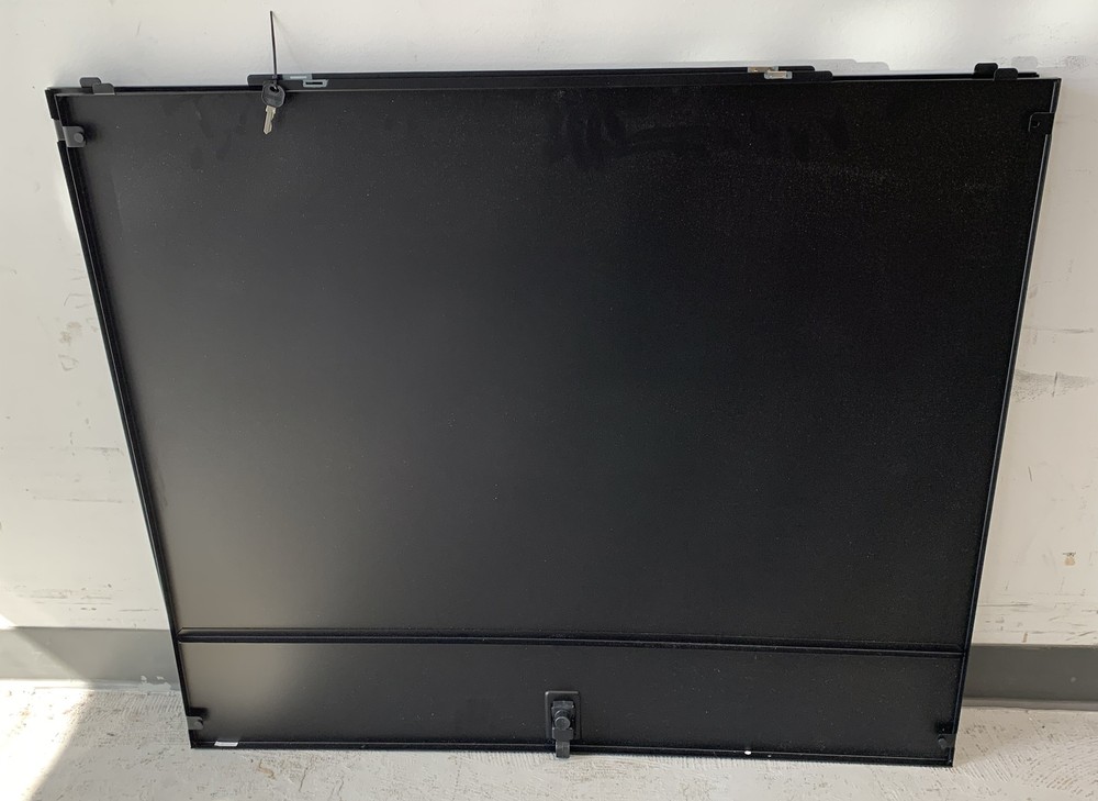 NetShelter SX® Side Panel Installation - AR7301, AR7371