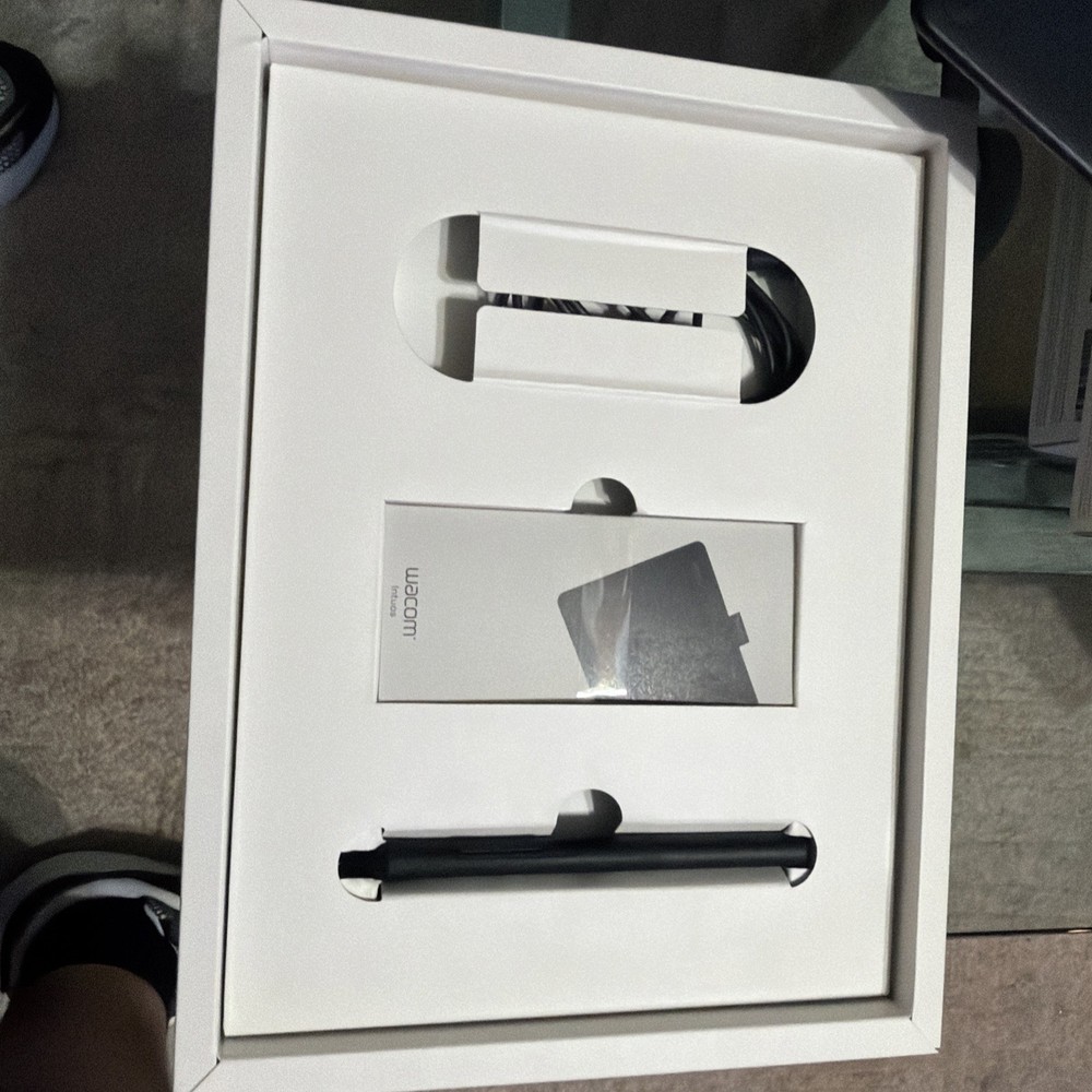 Wacom Intuos Medium Wireless Graphics Tablet - Black, Used