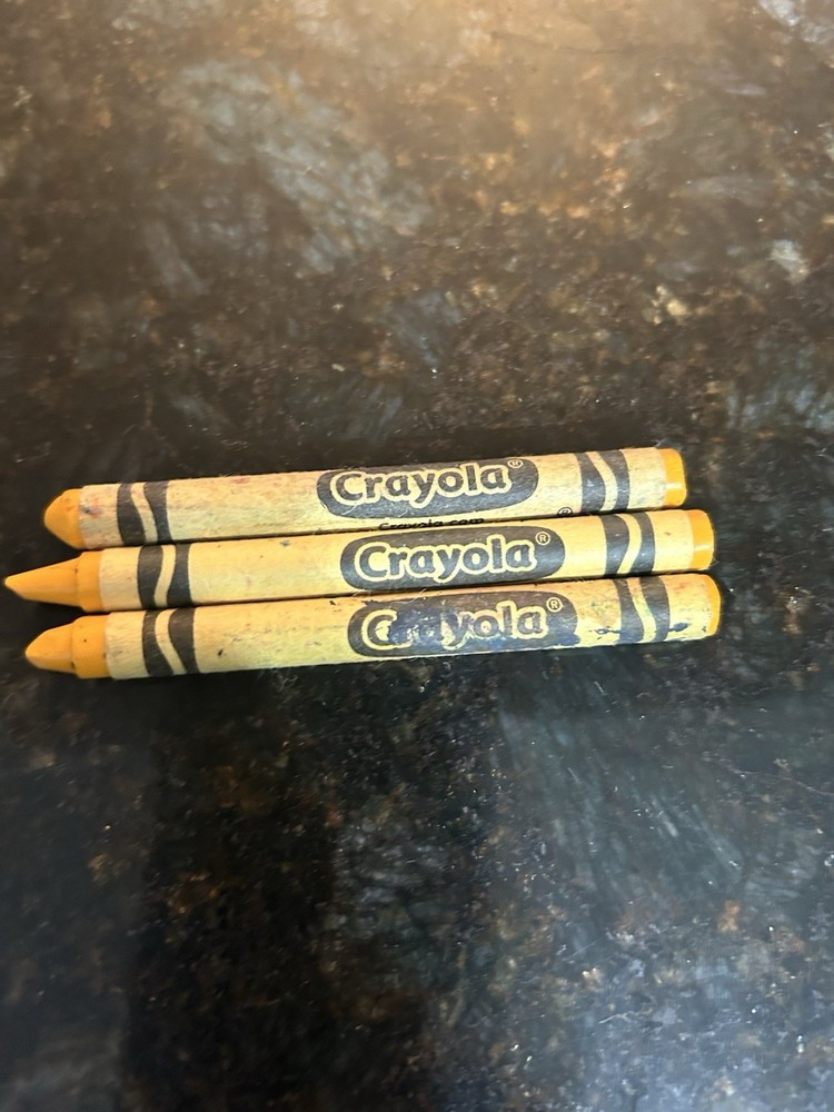 dandelion yellow crayola crayons(3) Used
