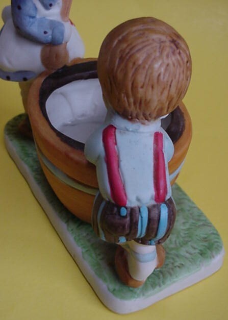 Hershey's Figurine candle