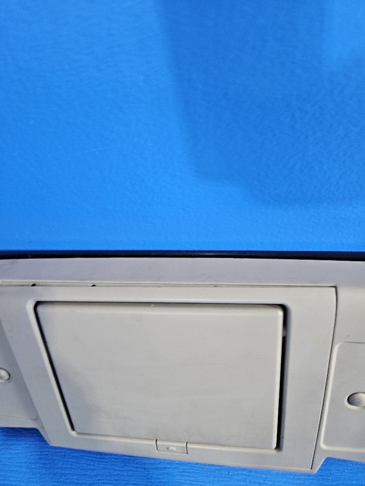 TRAVERSE 2012 Console Rear LIGHT 6893