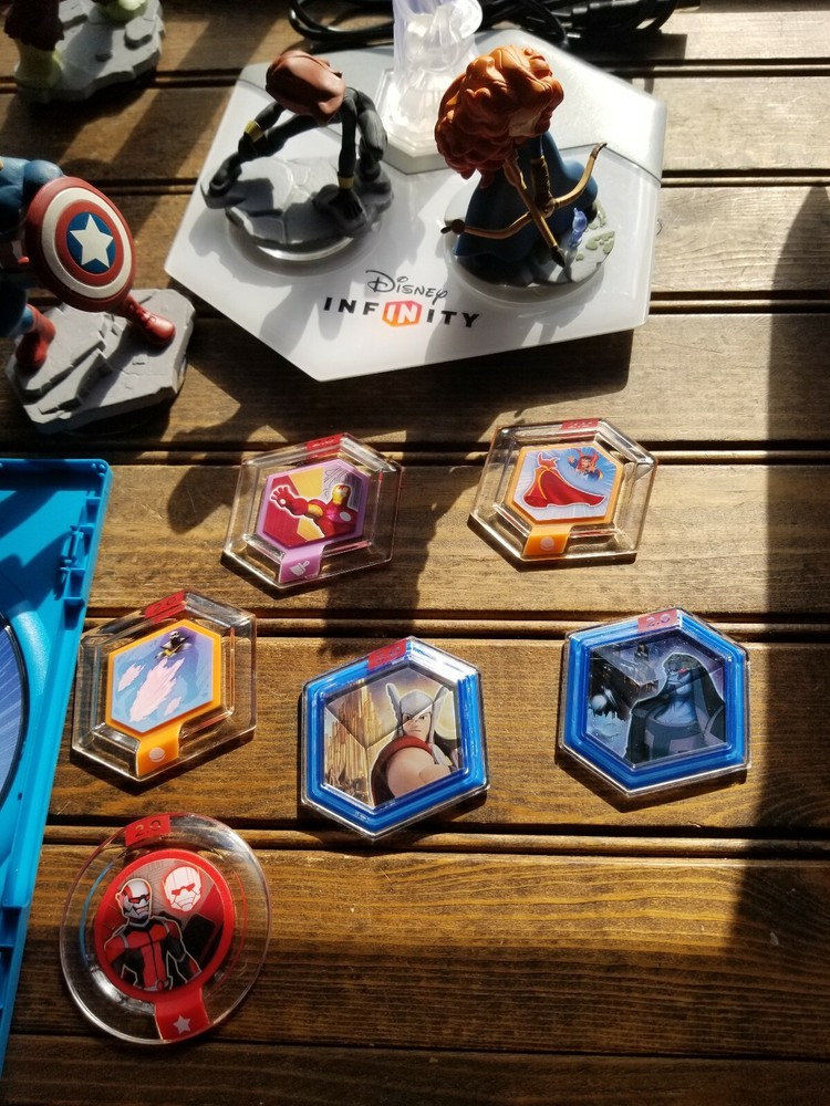 DISNEY INFINITY 2.0 MARVEL Game, Portal & DISCS Wii U LOT 