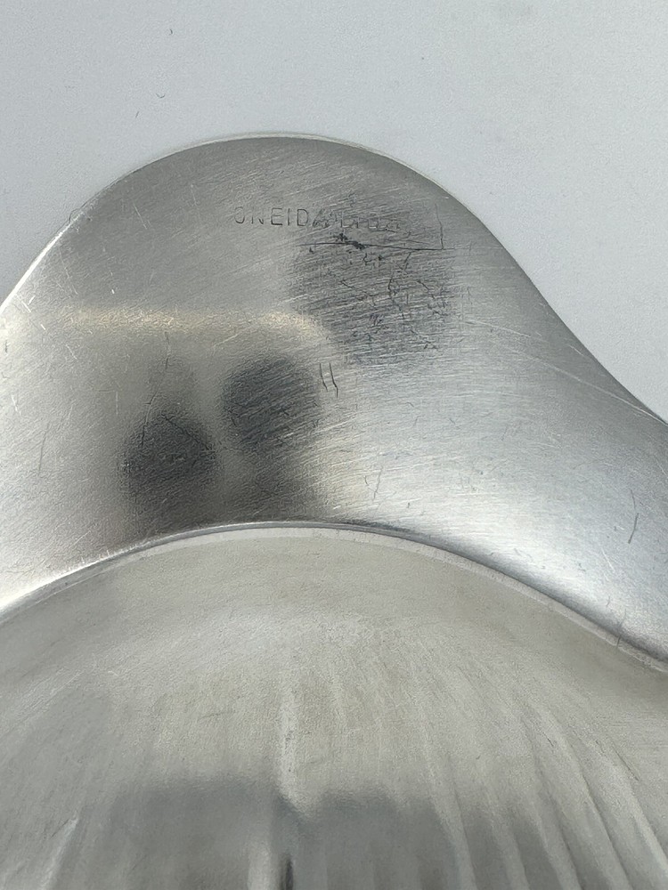 Vintage Silver Plate Shell Shaped Caviar Nut Candy Dish Bowl Oneida Silversmith