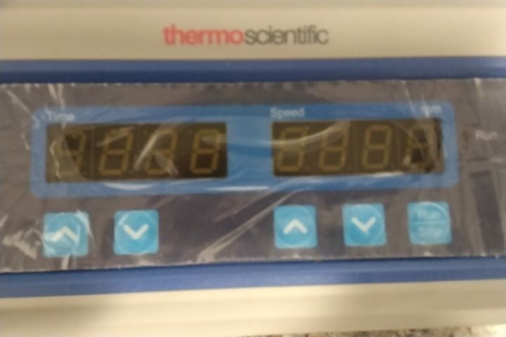 Thermo Scientific 88882006 100 to 240VAC Microplate Shaker (International Plug)