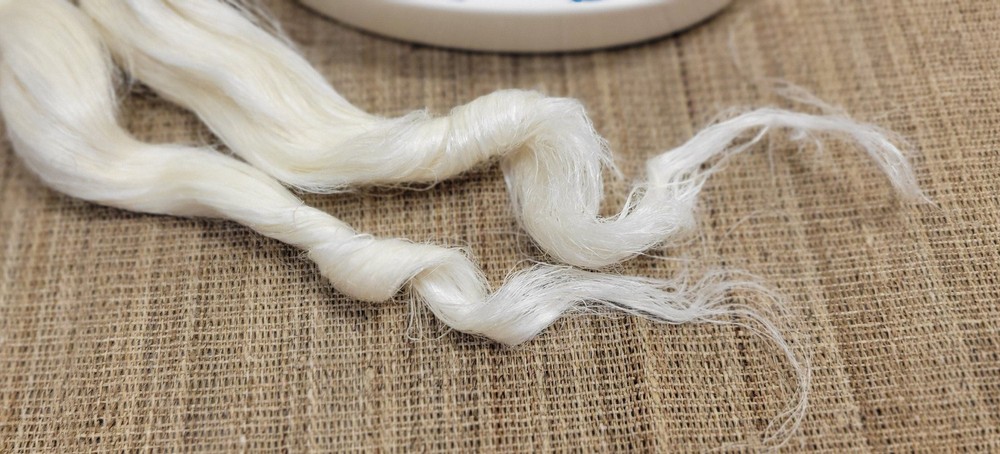 Flax Strick, Bleached Bast Fiber, Approx. 2.5 oz Medium Coarseness