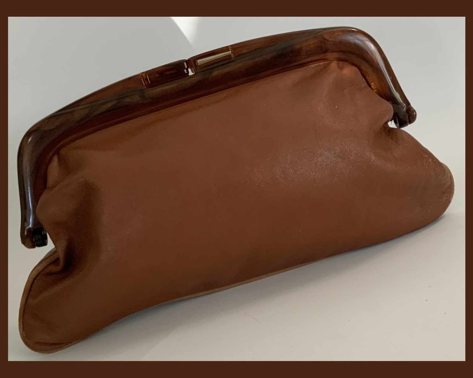 Vtg MANTESSA Made In Italy Leather W/Bakelite Handle Clutch/Handbag/Purse-Brown