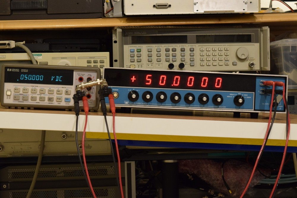 Data Precision 8200 DC Current Voltage Calibrator 6.5 Digits (1kV GPIB D11 RT2)
