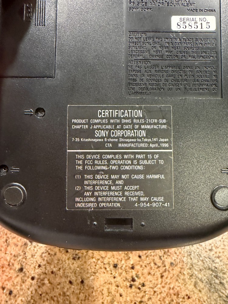 SONY DISCMAN D-141 CD PLAYER BUNDLE - WORKING CONDITION (SEE VIDEO)