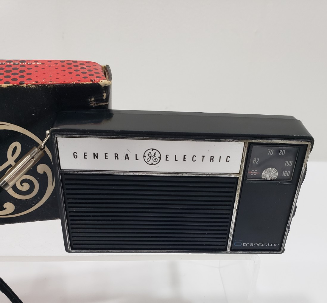 Vintage Transistor Radio General Electric P1750 w/box NOT working Hong Kong
