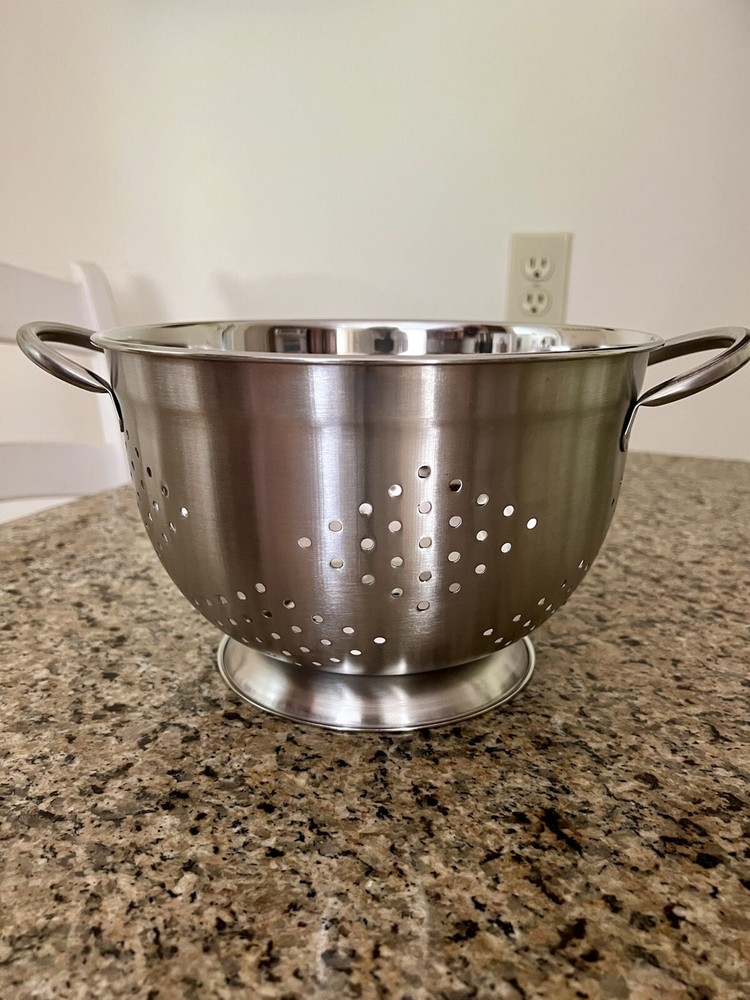Stainless Steel Pasta Strainer Deep Kitchen Colander, Silver