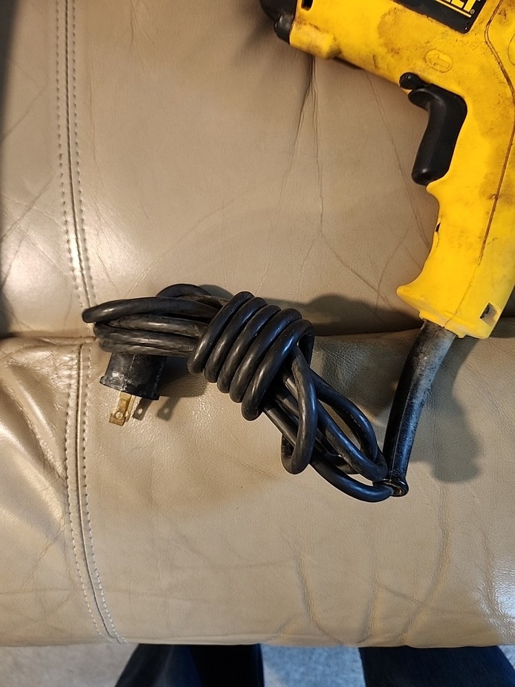 Dewalt DW257 VSR Variable Speed Reversing Deck / Drywall Electric driver Tested.