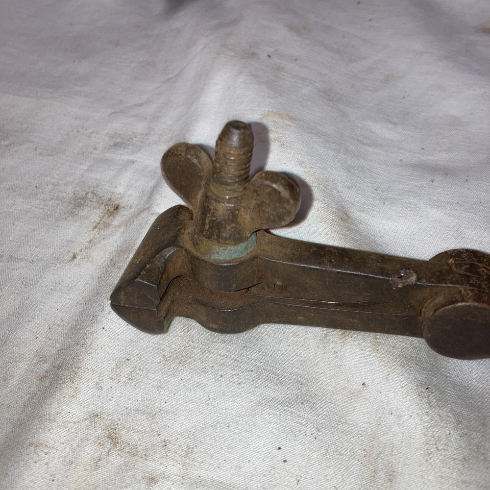 Vintage Wire Stretcher