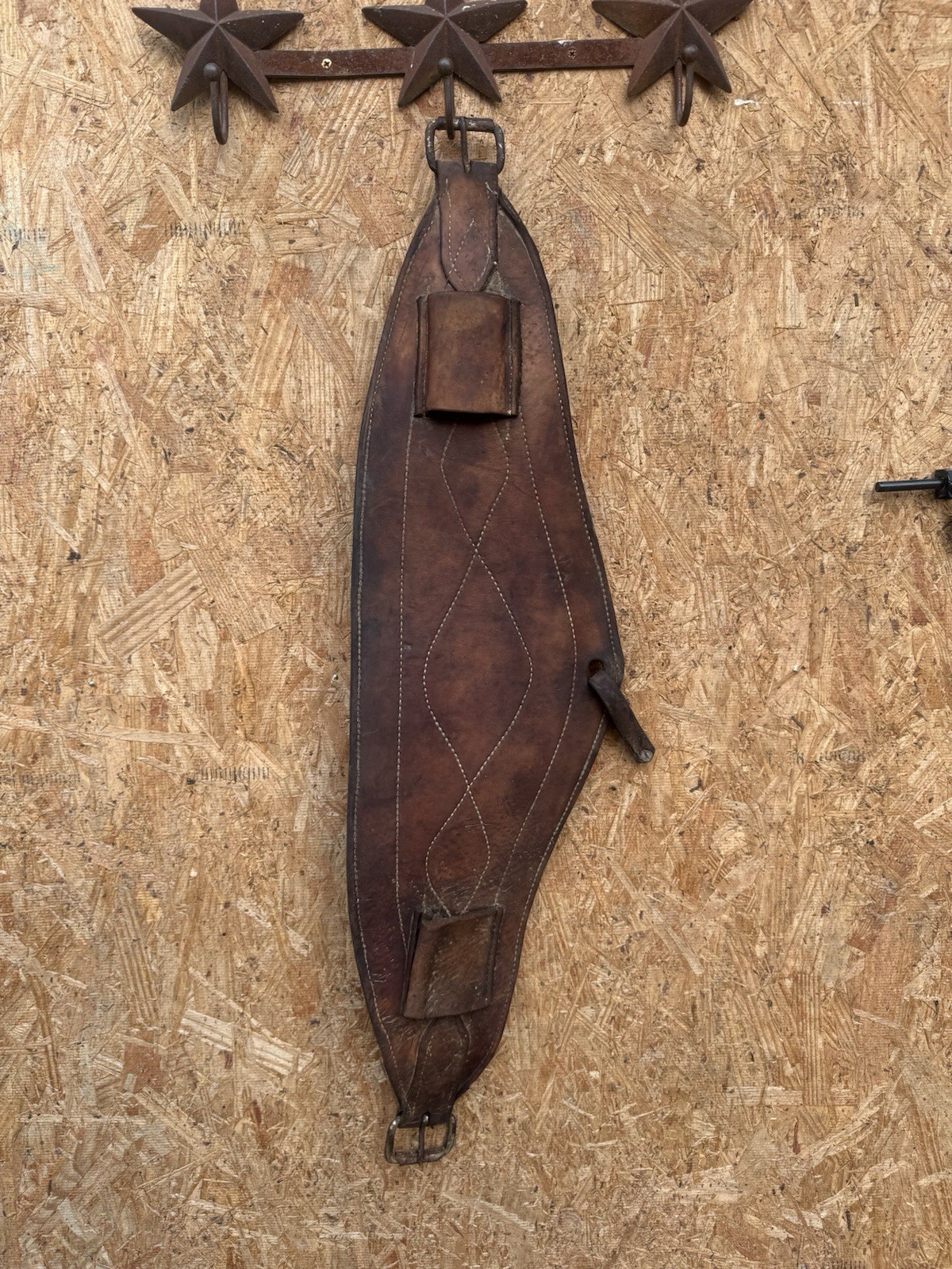 USED WIDE LEATHER REAR FLANK BACK CINCH ROPING WESTERN GIRTH