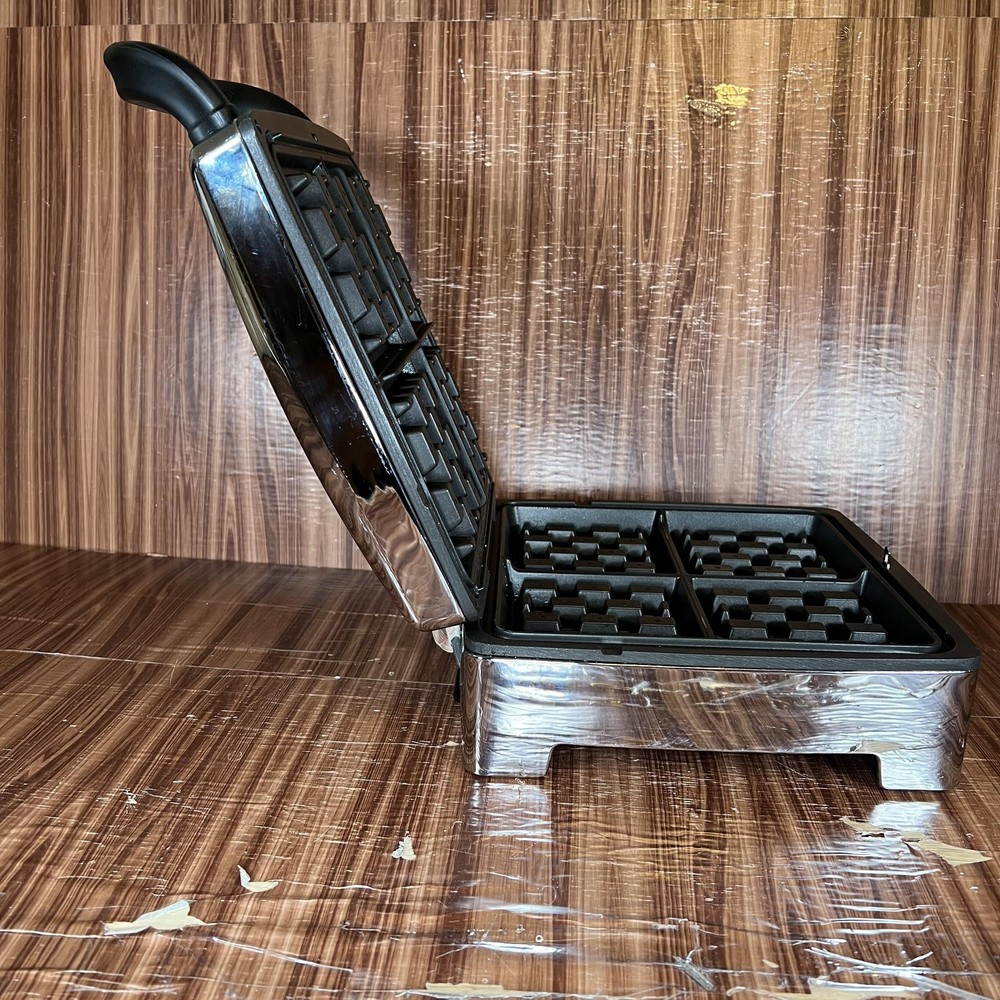 Michael Graves Design Belgian Waffle Maker Silver Electric Square 4-Slice 1200W