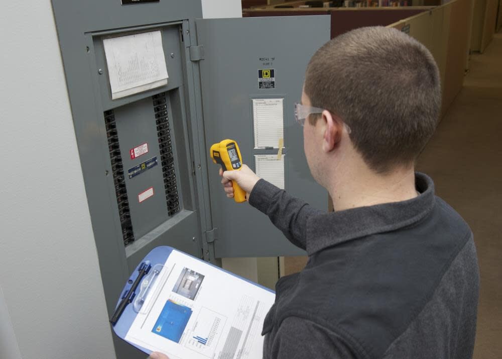 Fluke Digital Temperature Meter