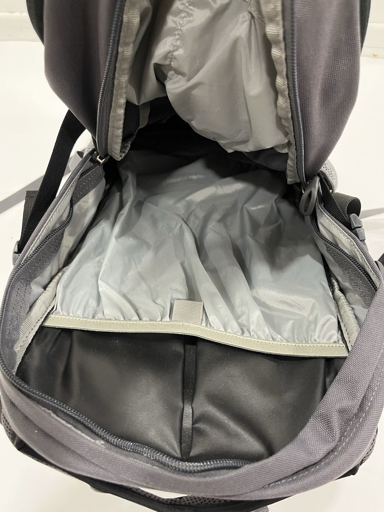 Osprey Daylite Hiking H2O Hydration Backpack Daypack Bag Black/Gray EUC