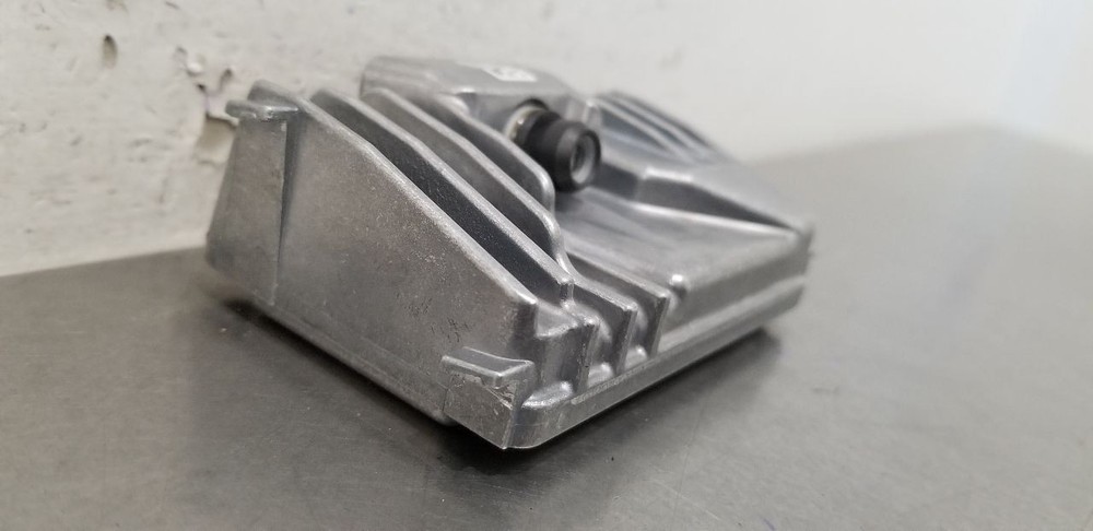 24 CHEVY SILVERADO 1500 FRONT FACING CAMERA WINDSHIELD MOUNTED 85011463