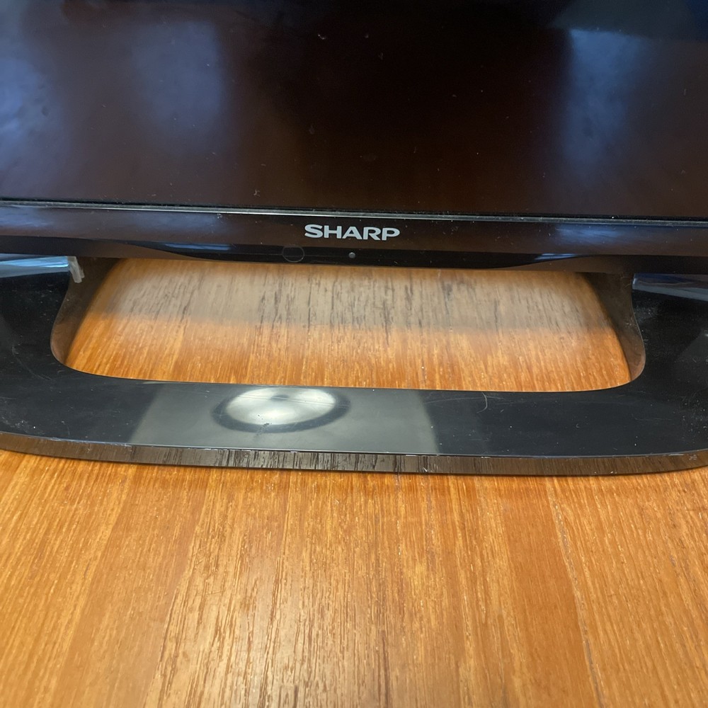 31” SHARP Liquid Crystal TV Model LC-32LE451U