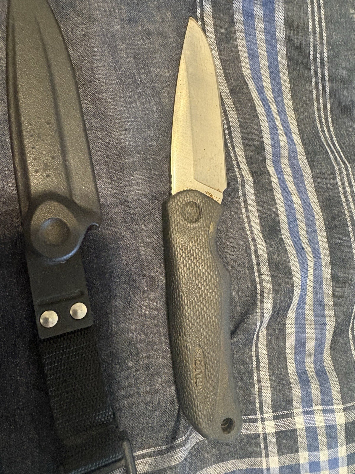 Buck Hunting Knife W Sheath.