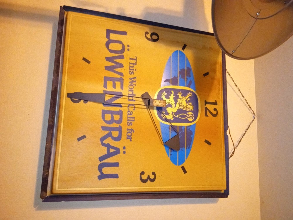 Lighted Lowenbrau Vintage Clock