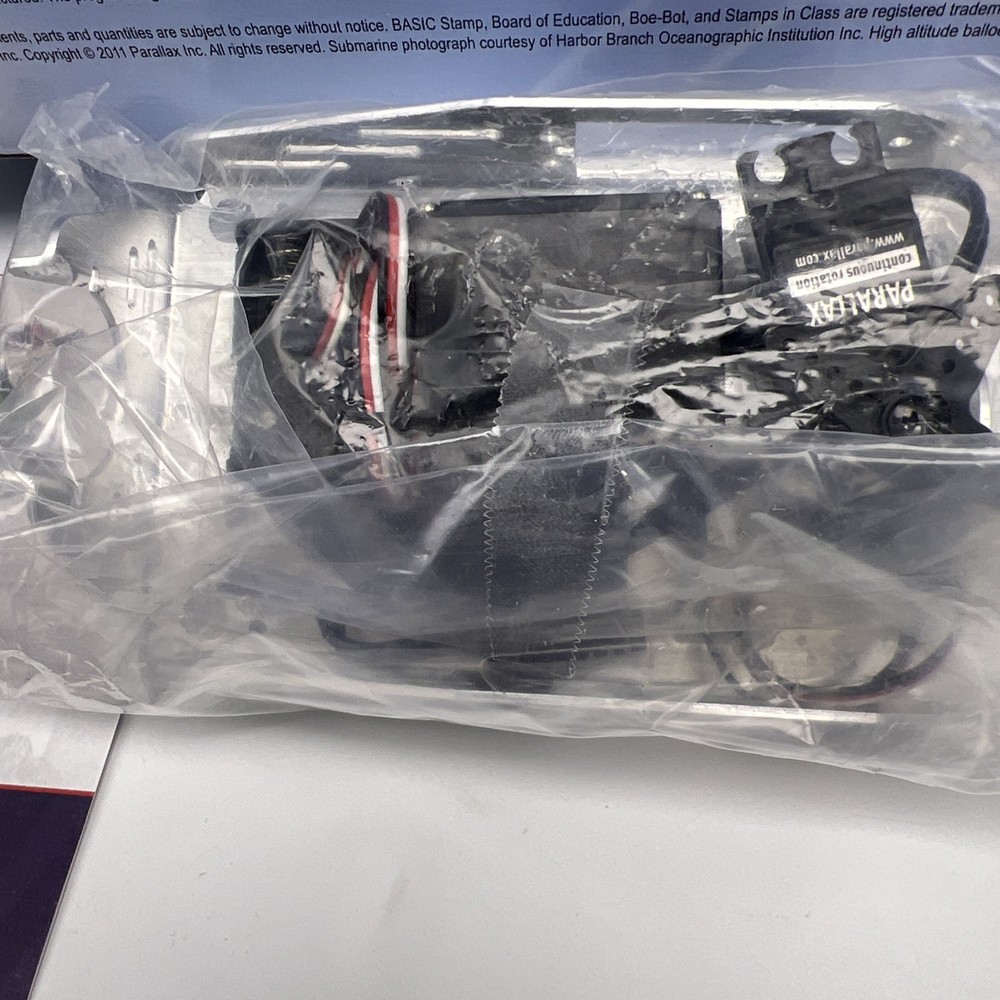 New Parallax Boe-Bot Robot Kit USB #28832 BASIC Stamp 2 STEM Educ Robotic M4381