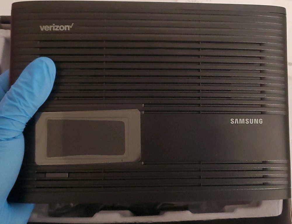 Samsung Verizon 4G LTE Network Extender 2 **READ DESCRIPTION**