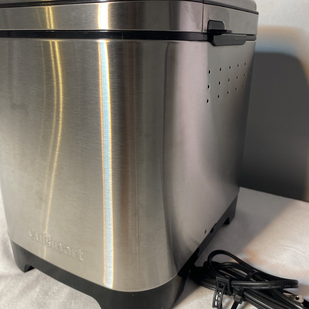 Cuisinart Compact Automatic Bread Maker Mixes, Kneads, Bakes And Keeps Warm