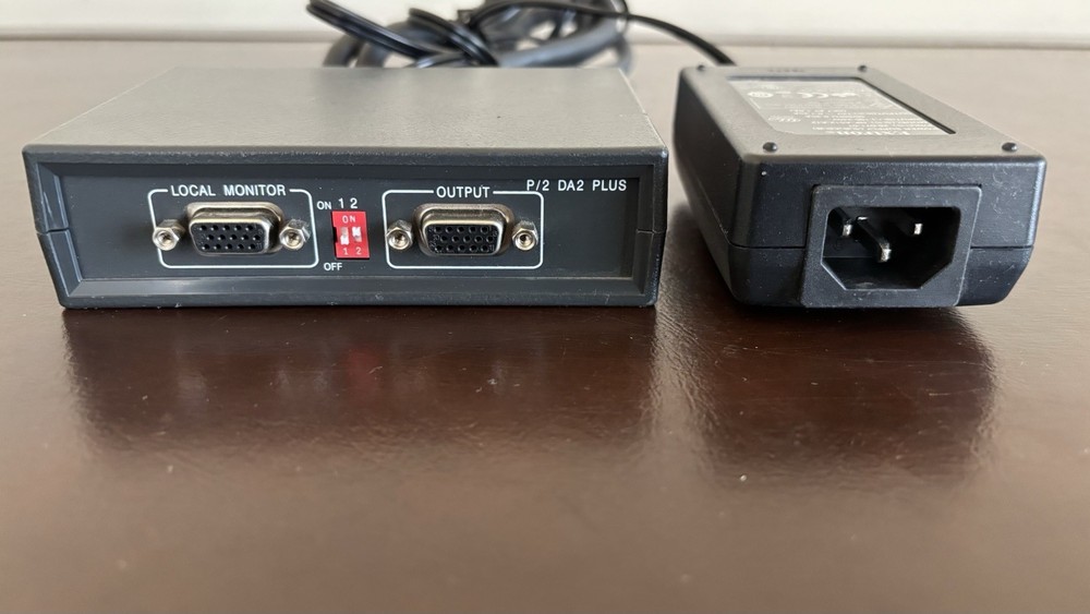 EXTRON P/2 DA2 Plus VGA Signal Amplifier Display Line Driver Extender