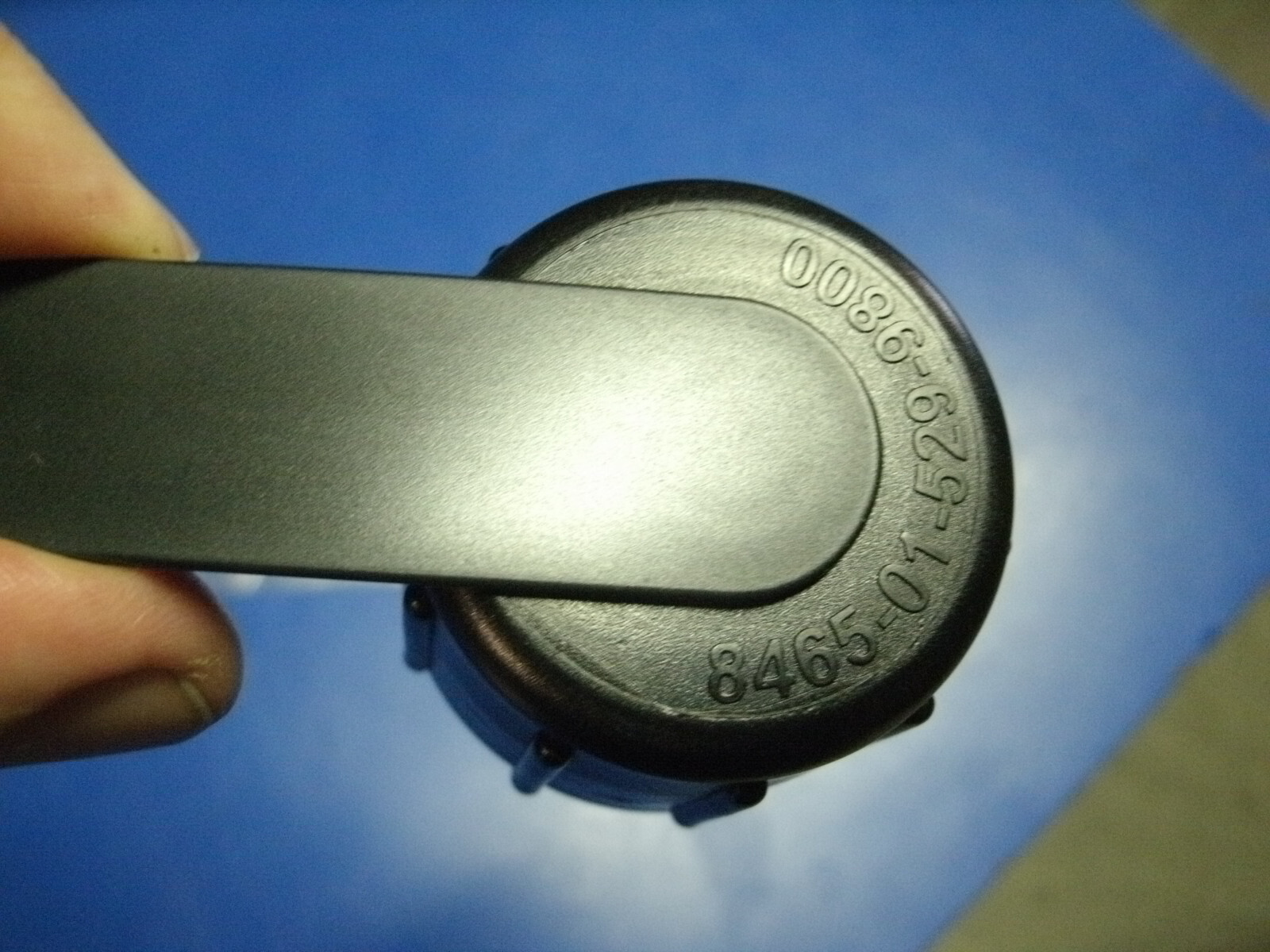 US ARMY AVON M50 / 61 GAS MASK 1 OR 2 Quart Canteen Cap Adapter NEW IN WRAPPER