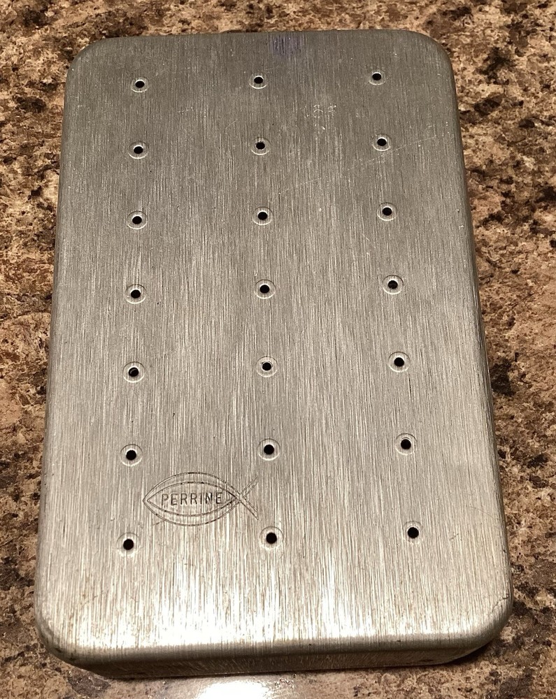 Nice Clean Perrine #91 Fly Box