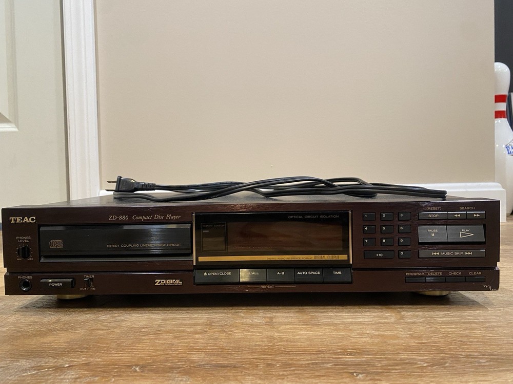 TEAC ZD-880 CD Player (Working)