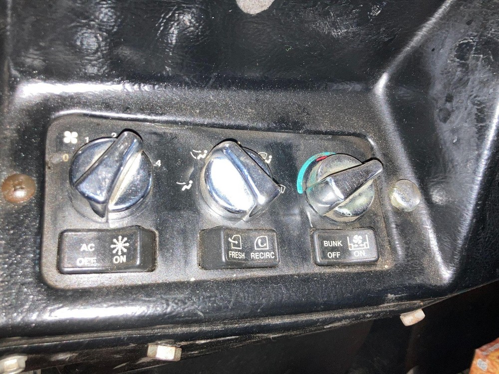 1994-2005 Peterbilt 379 Heater A/C Temperature Controls - Used